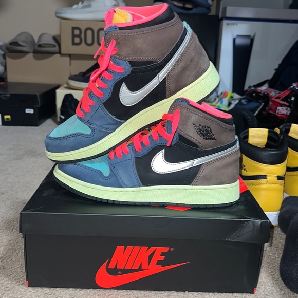 Jordan 1 “Bio Hack” SIZE 6.5 grade school